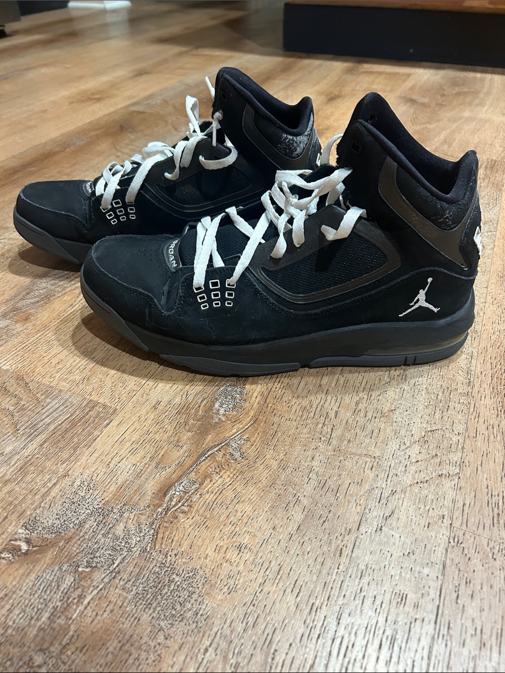 Jordan Men's Flight 23 Basketball Sneakers in Black and White